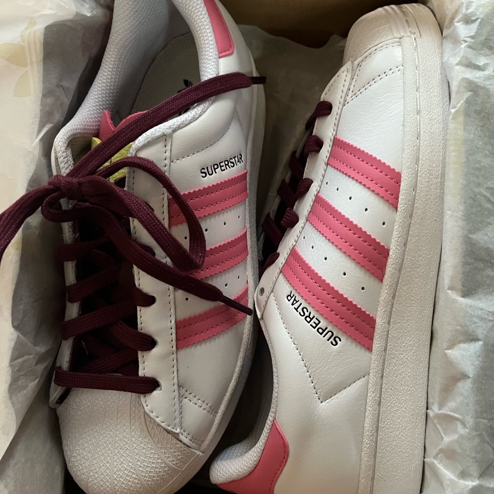 Brand new adidas 7.5 women’s shoes